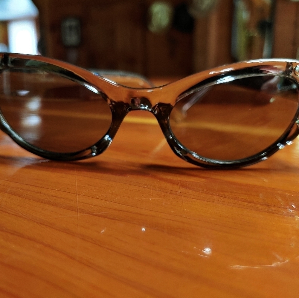 ICON 10082 Cat Eye Sunglasses
